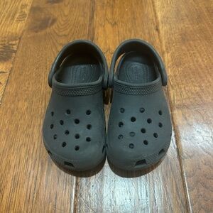Toddler black crocs